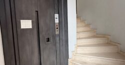 Апартамент в Ханиоти - спалня с модерно обзавеждане