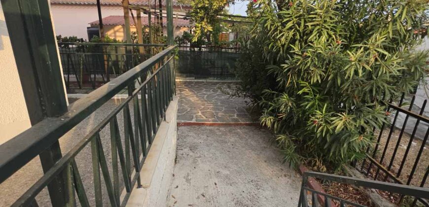 Corner plot with access from two streets