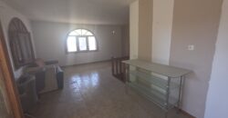Двор и градина на къщата в Неа Ираклия